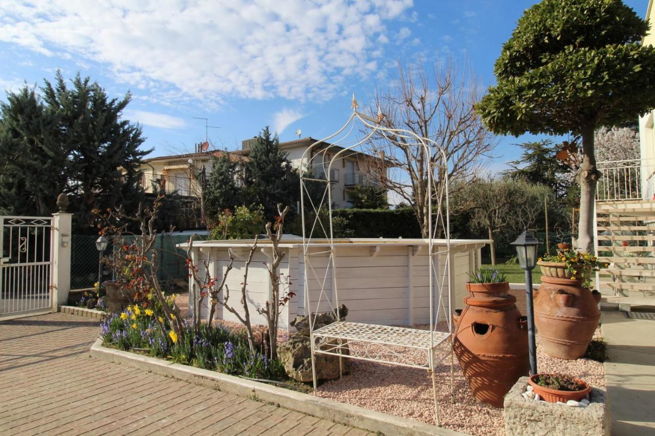 Villa Le Fate Dimora Di Charme Con Piscina Lazise Exteriör bild